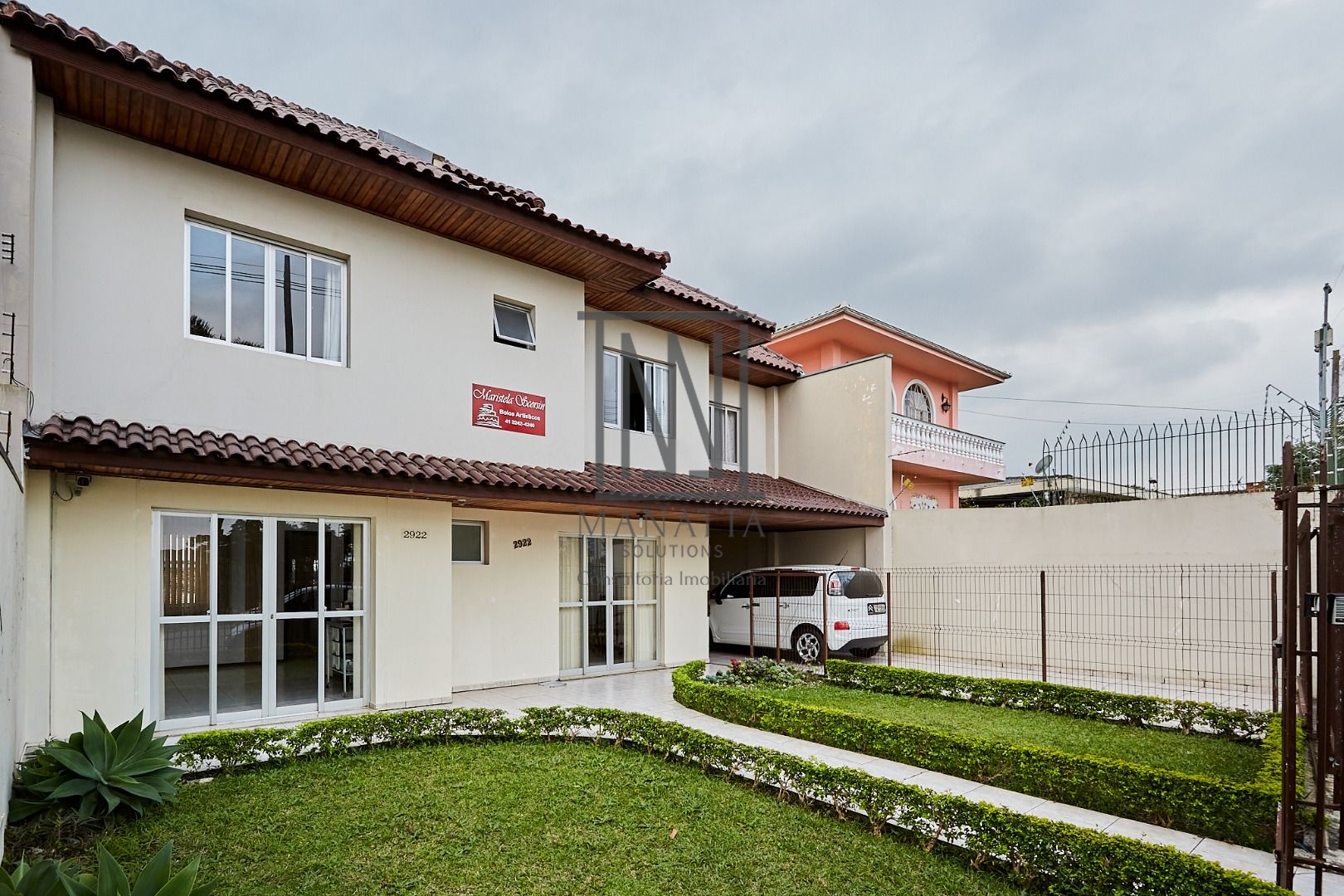 Casa com 4 dormitórios à venda, 353 m  por R  1.900.000,00 - B...