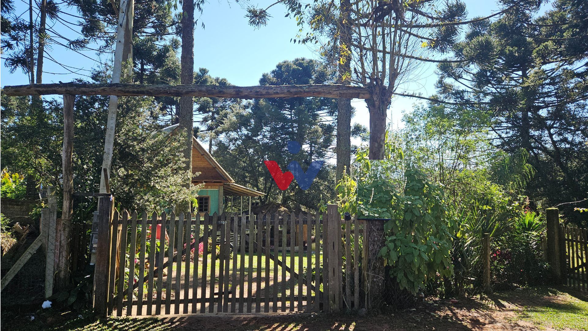 Chácara com 4 dormitórios à venda, 3400 m  por R  394.000 -Col...