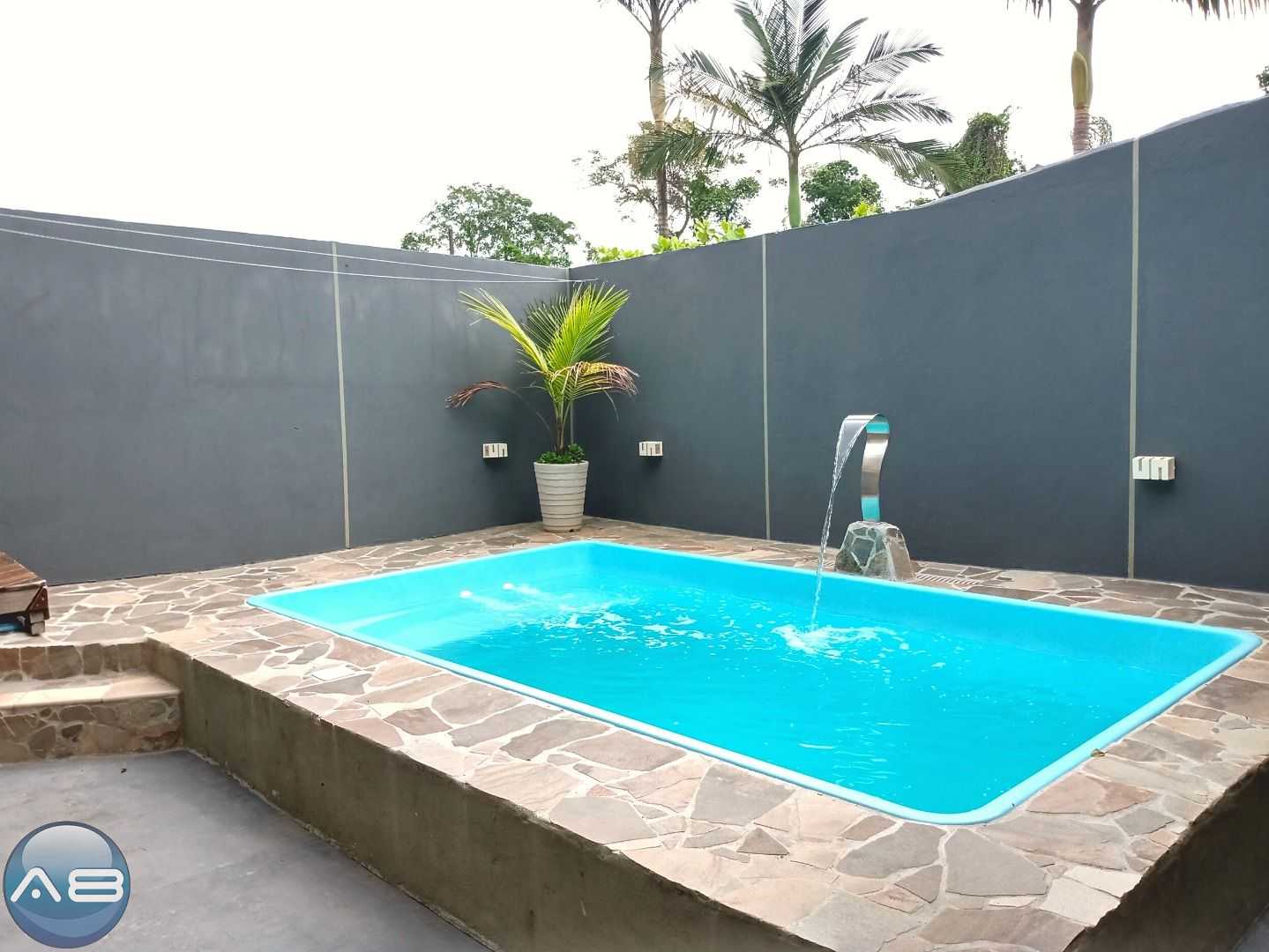 Casa com 3 dormitórios à venda, 90 m  por R  395.000,00 - Itap...