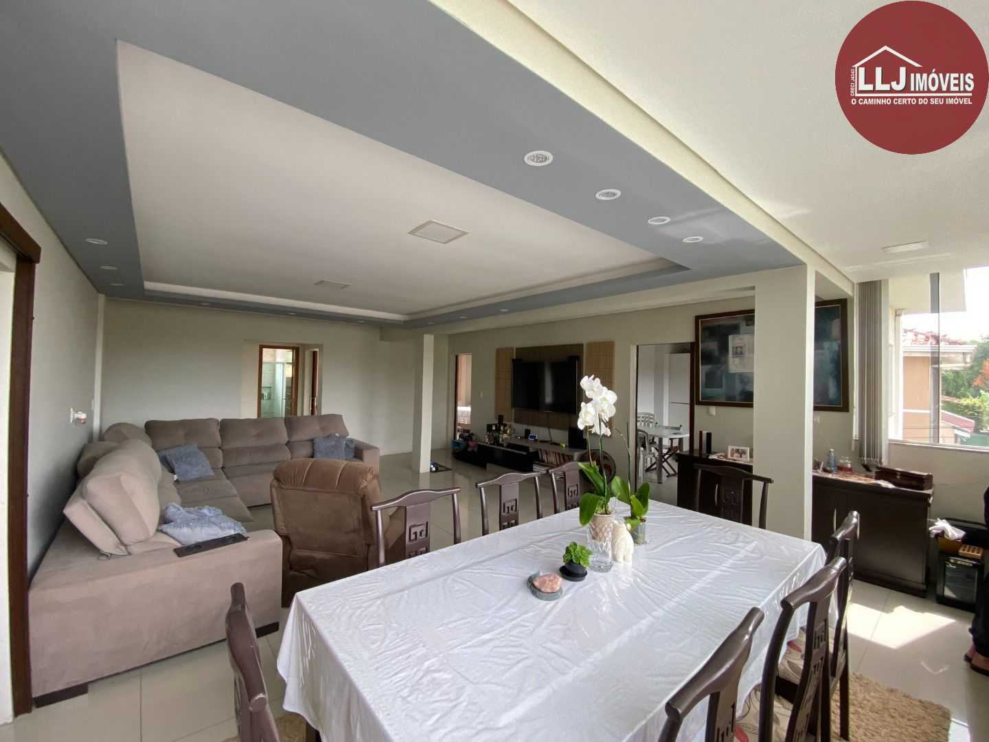 Casa com 3 dormitórios à venda, 240 m  por R  999.900,00 - Guaíra - Curitiba PR