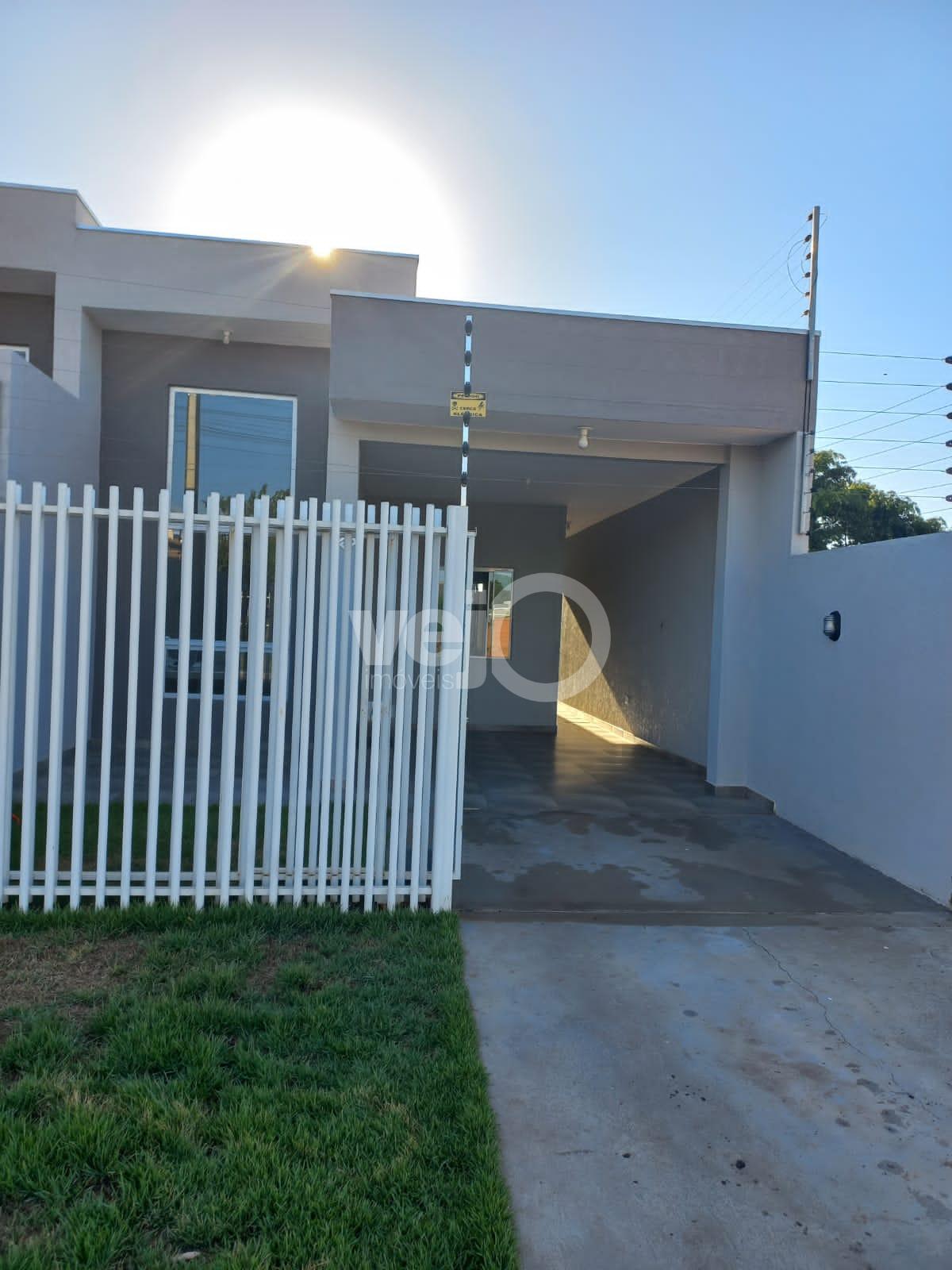 Casa à venda, com quintal e passagem lateral no Jardim Ipê, FOZ DO IGUACU - PR