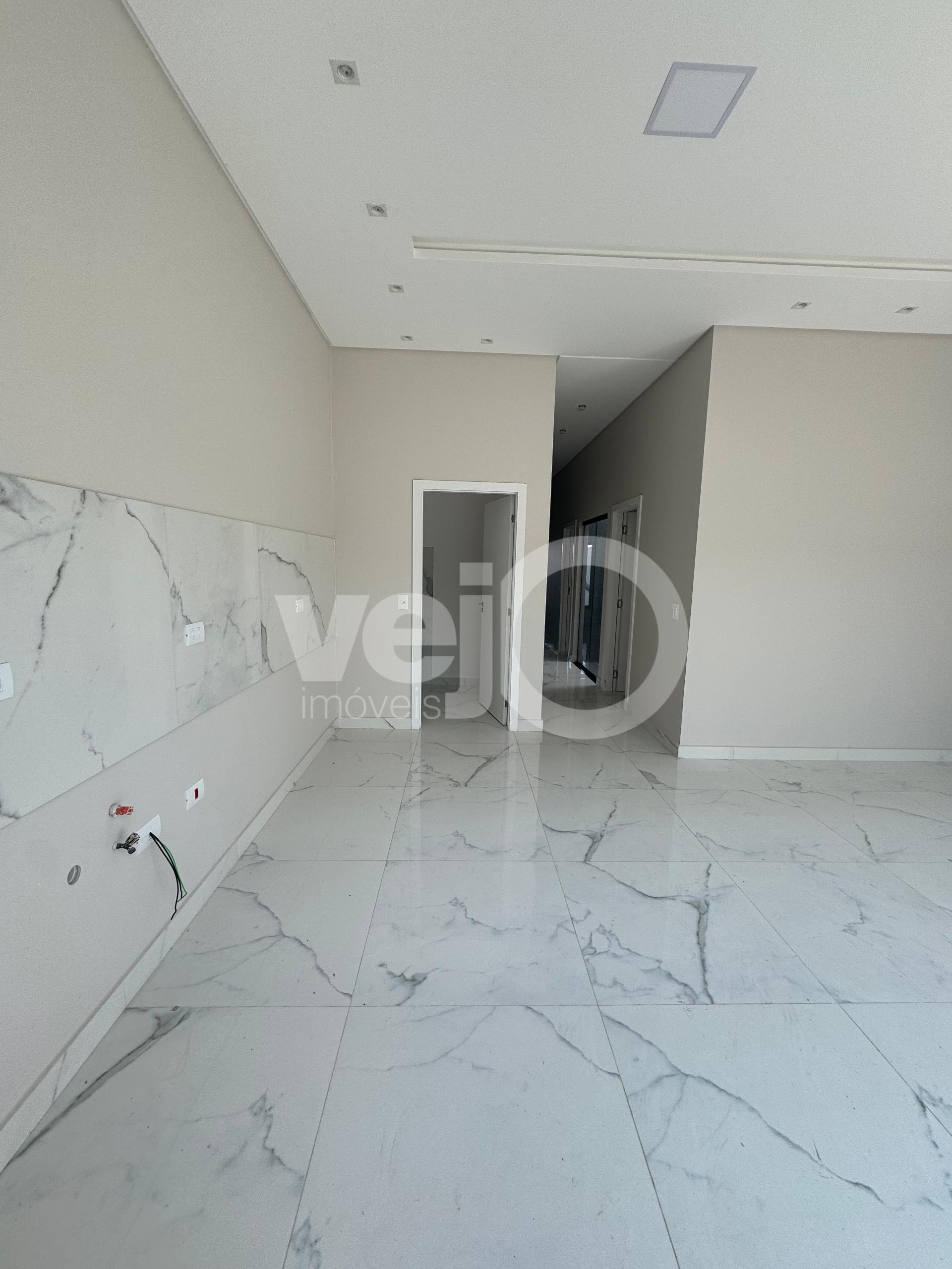 Casa à venda com 2 quartos, 98m² - Foto 3