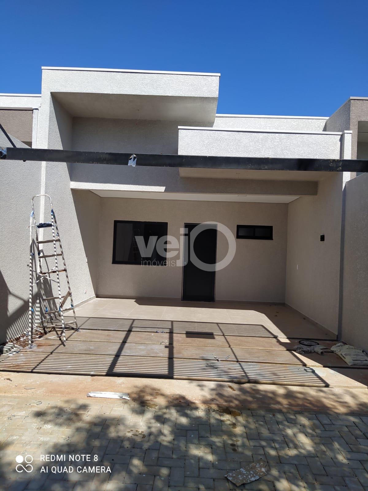 Casa no Jd Ip 3 com uma sute mais um quarto, sala, cozinha com churrasqueira