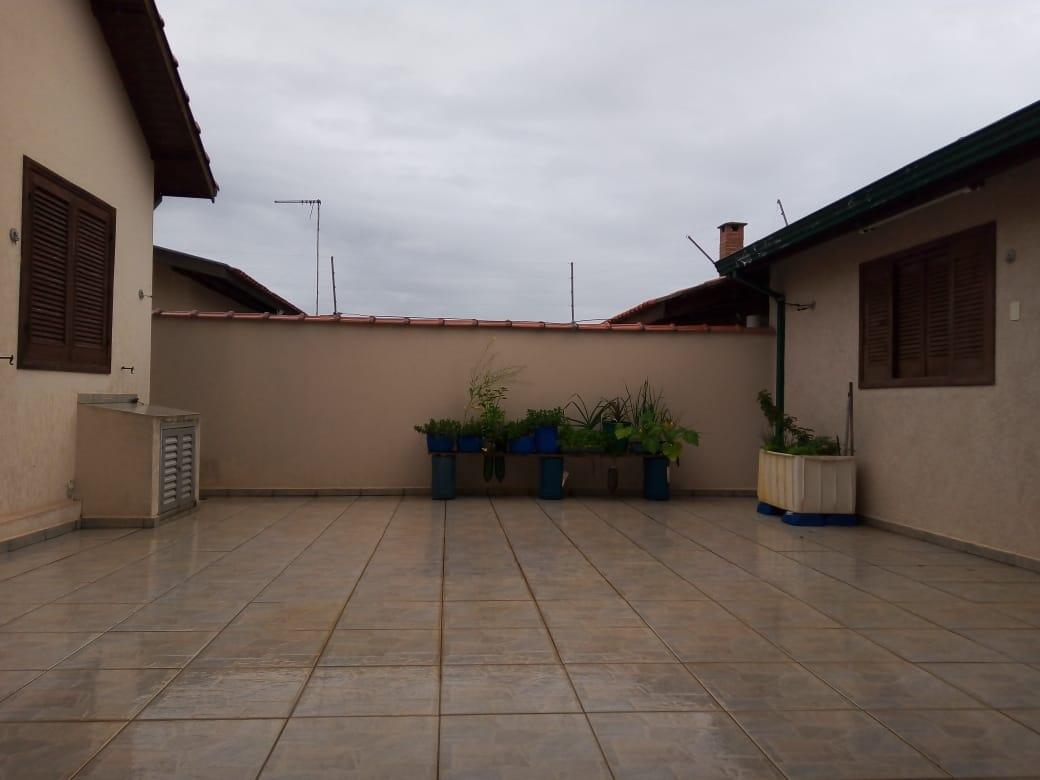 Casa à venda com 3 quartos, 220m² - Foto 27