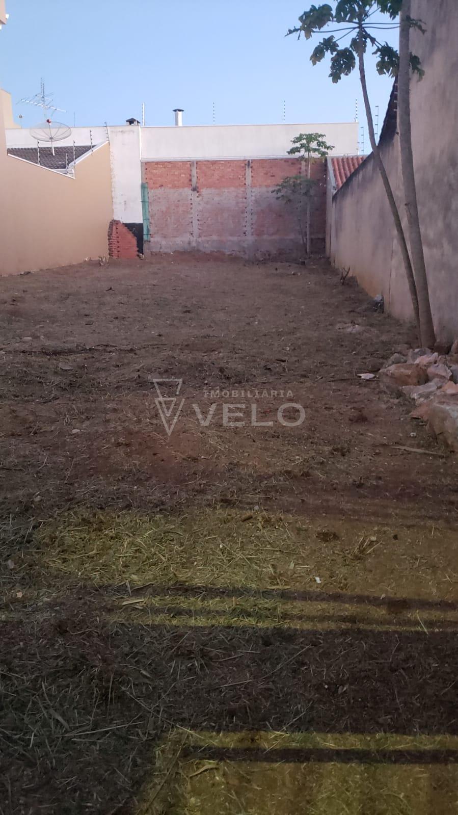 Terreno à venda, 300m² - Foto 1