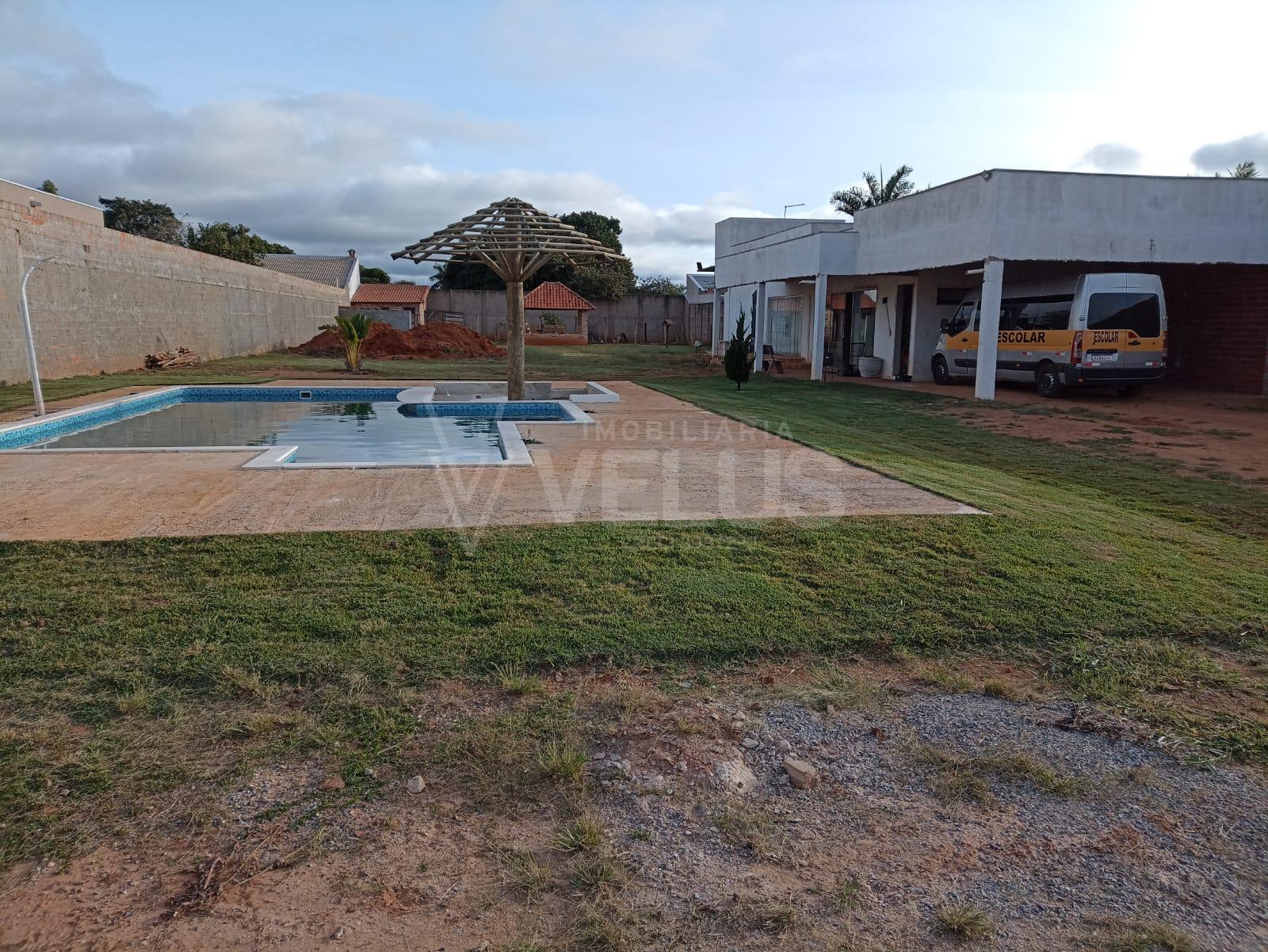 Casa à venda com 3 quartos, 200m² - Foto 3