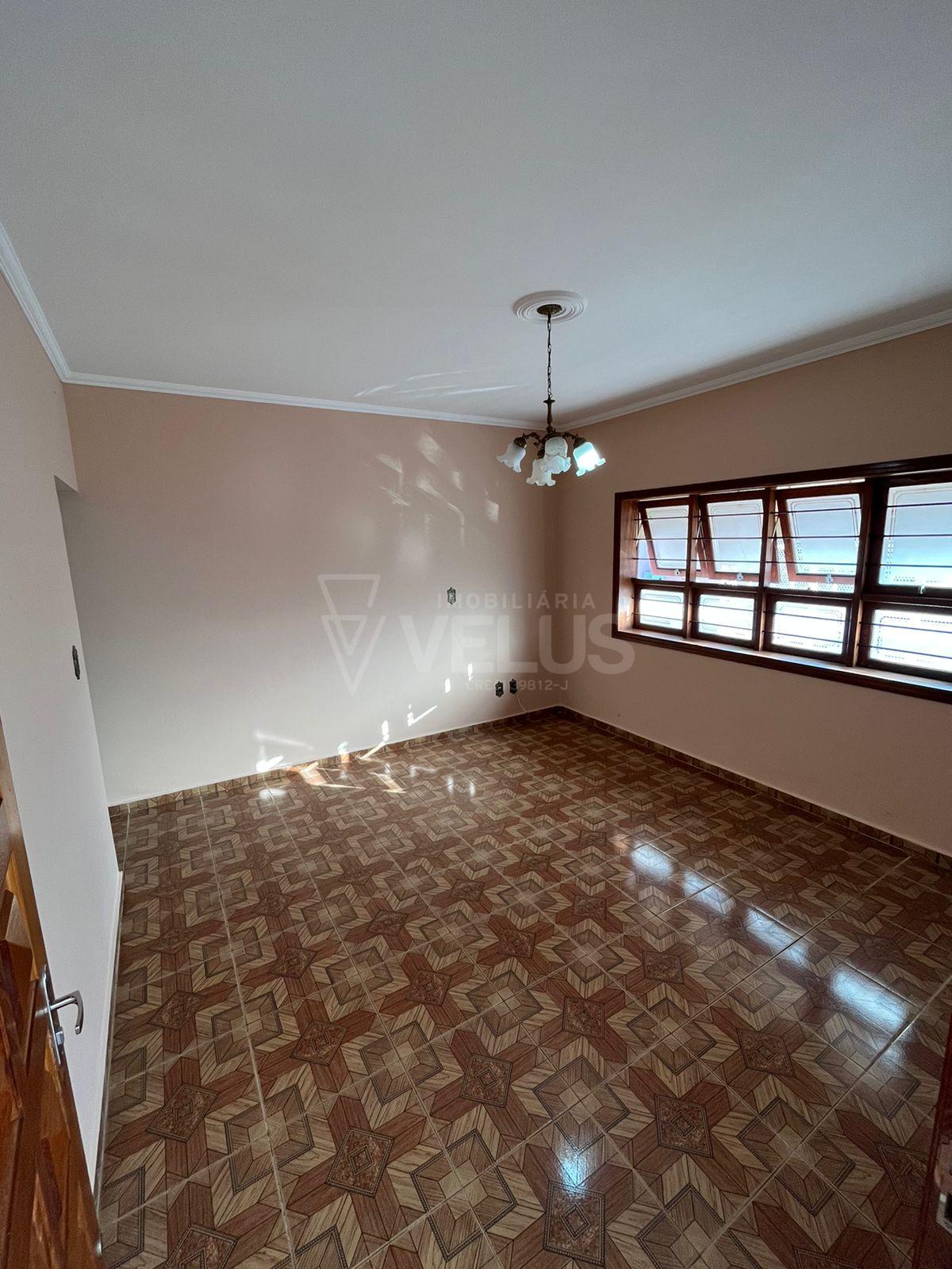 Casa à venda com 2 quartos, 130m² - Foto 2