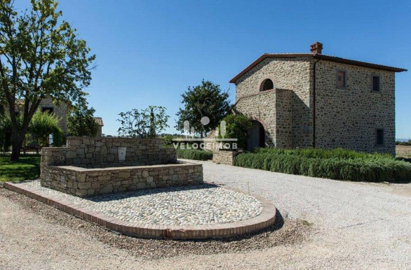 Casarão Tradicional Toscano em Condominio Fechado em Cortona   Arezzo 