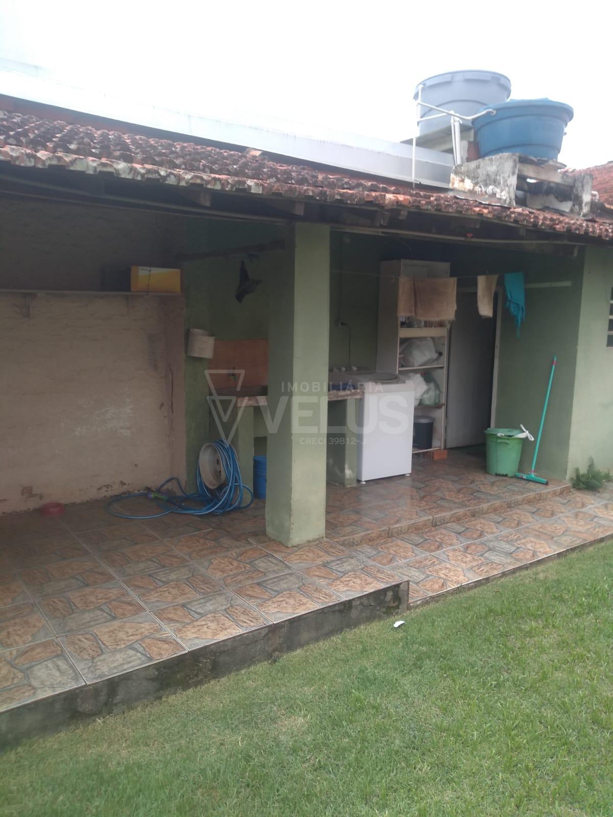 Casa à venda com 3 quartos, 246m² - Foto 3