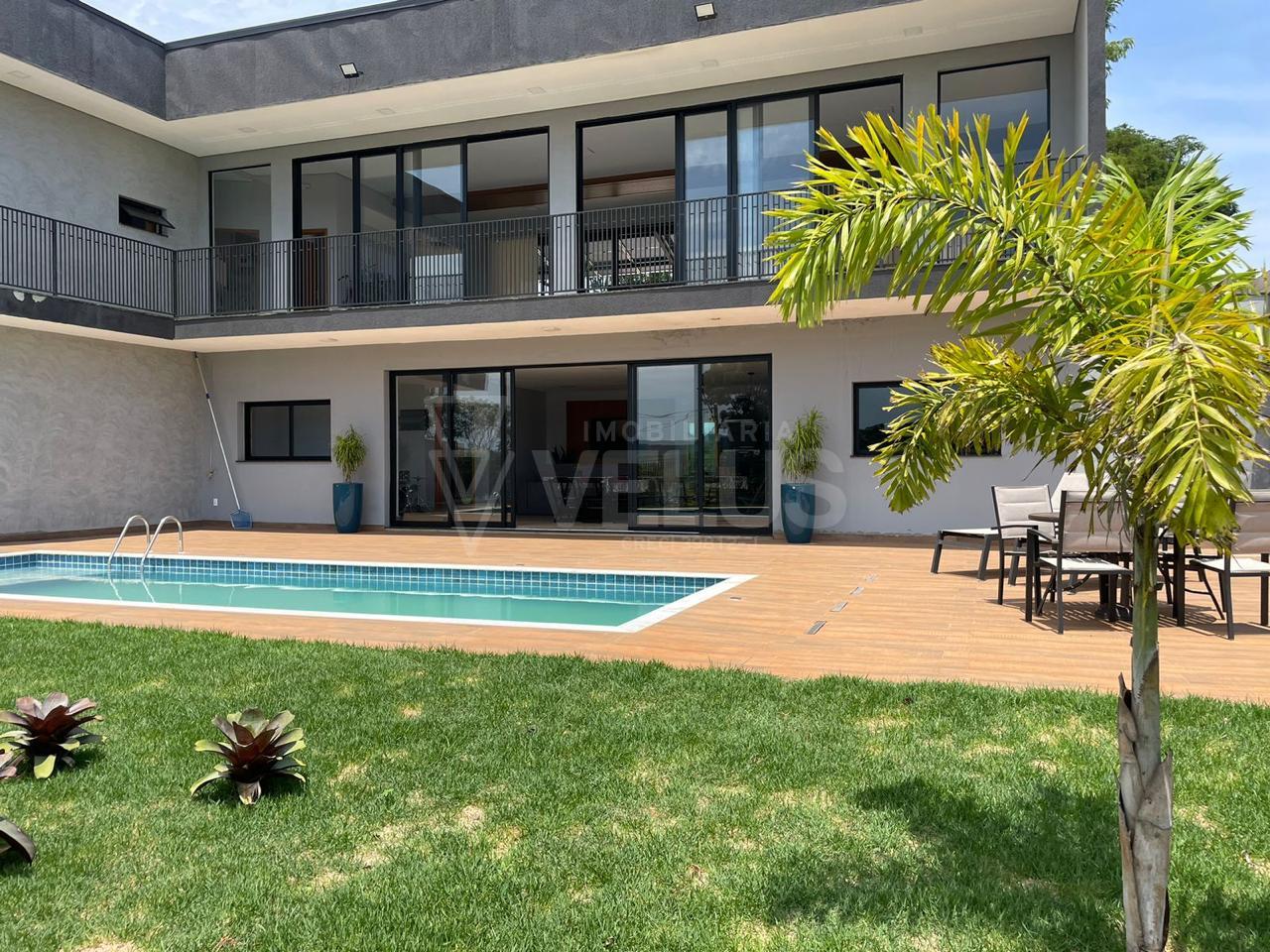 Casa à venda com 2 quartos, 435m² - Foto 2