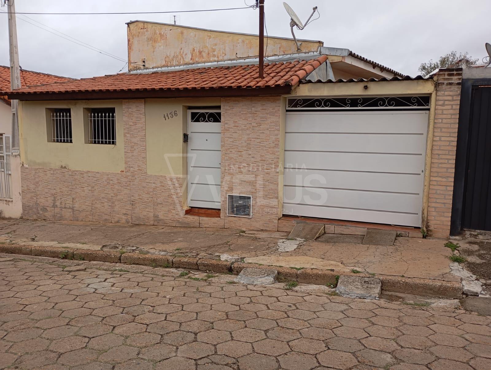 Casa à venda com 3 quartos, 100m² - Foto 1