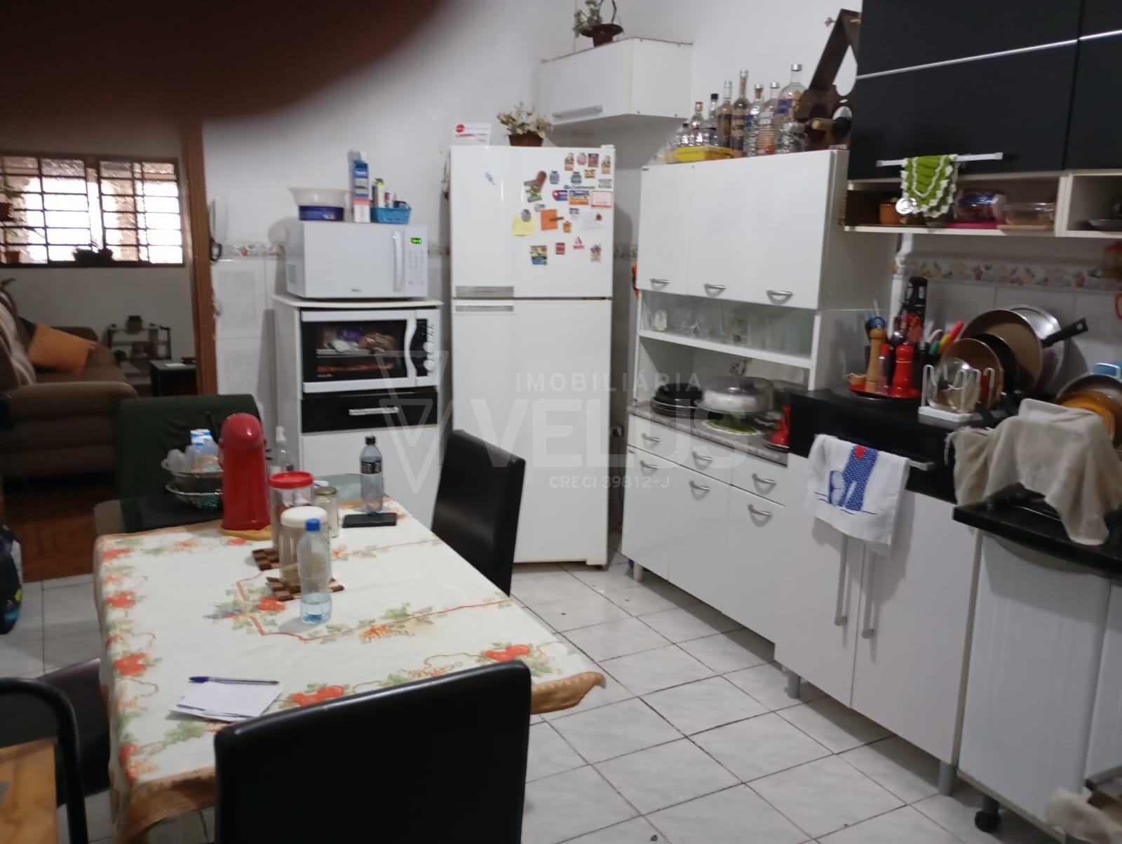 Casa à venda com 3 quartos, 100m² - Foto 7