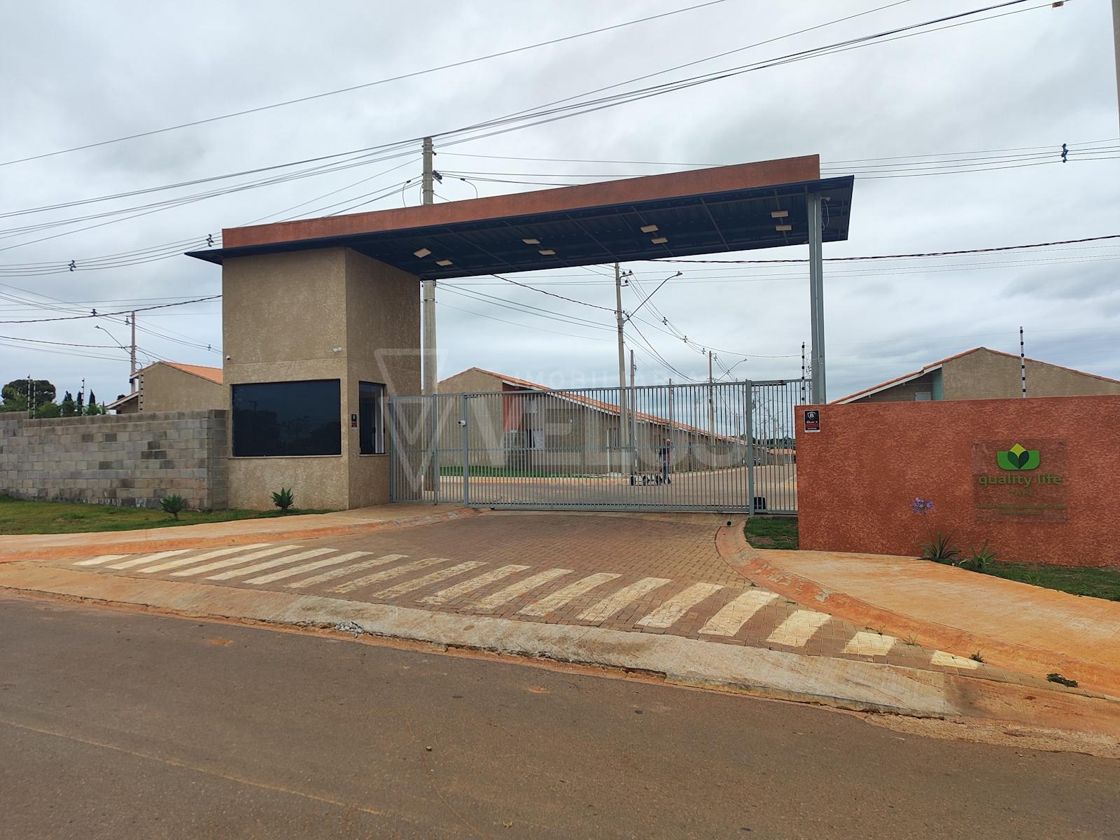 Casa de Condomínio para alugar com 2 quartos, 48m² - Foto 1