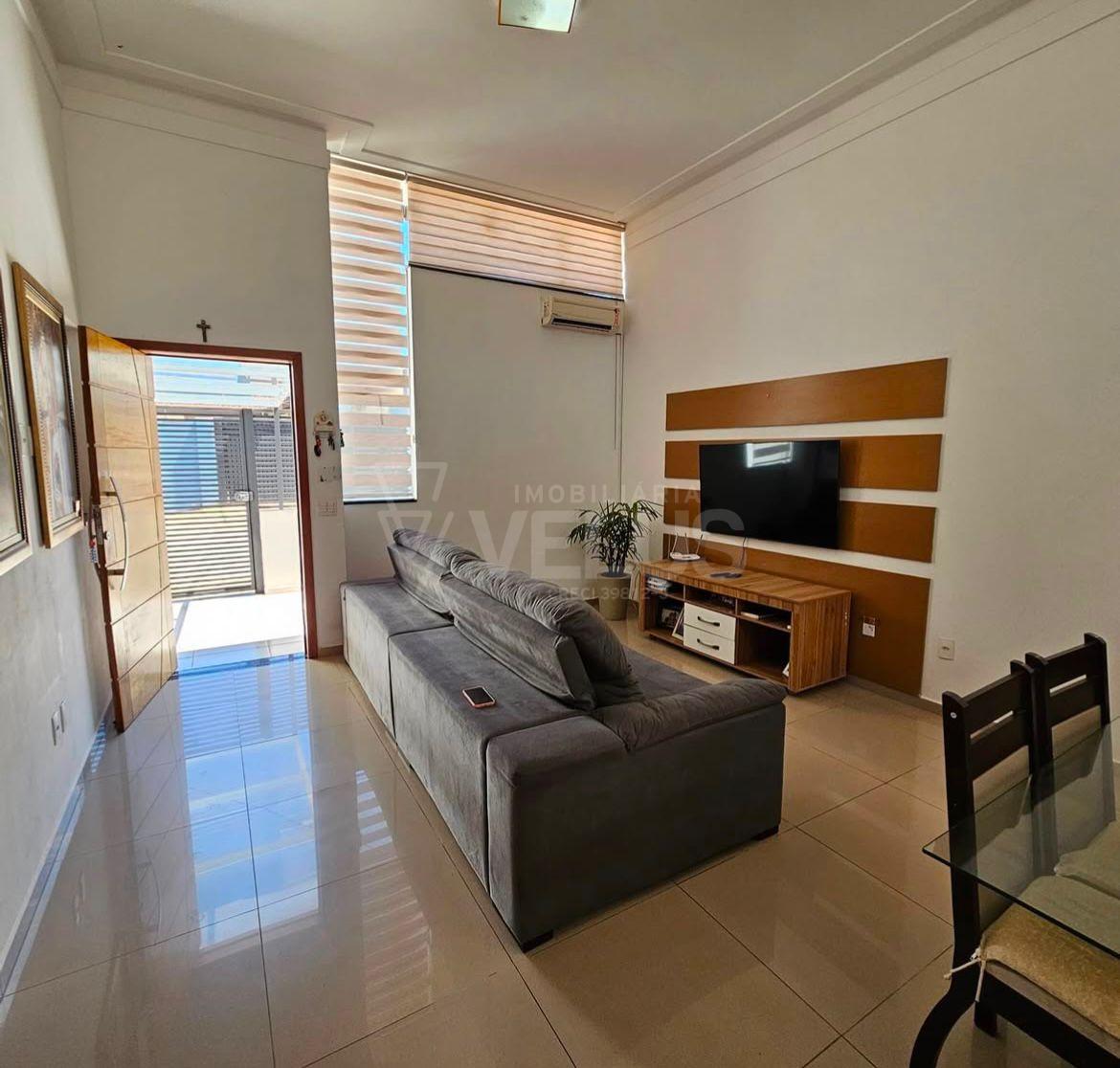 Casa à venda com 2 quartos, 141m² - Foto 2