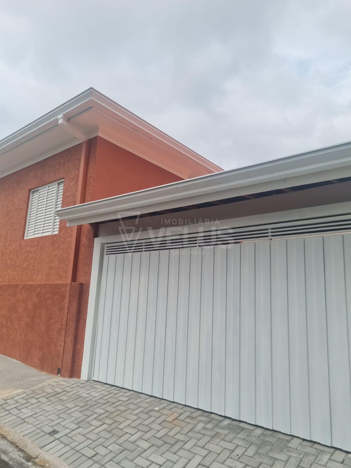 No coração de Itapetininga  Casa com 4 quartos, 2 banheiros e escritório