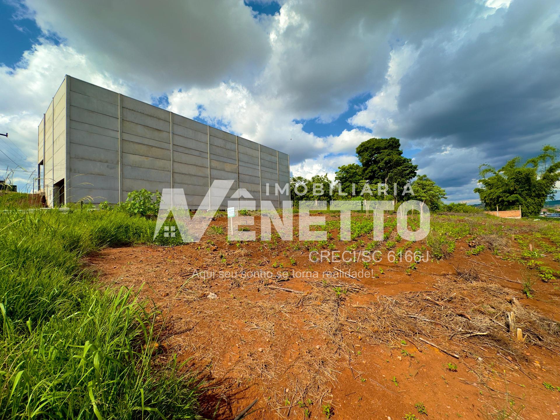 Terreno pronto para construir em lugar calmo e seguro