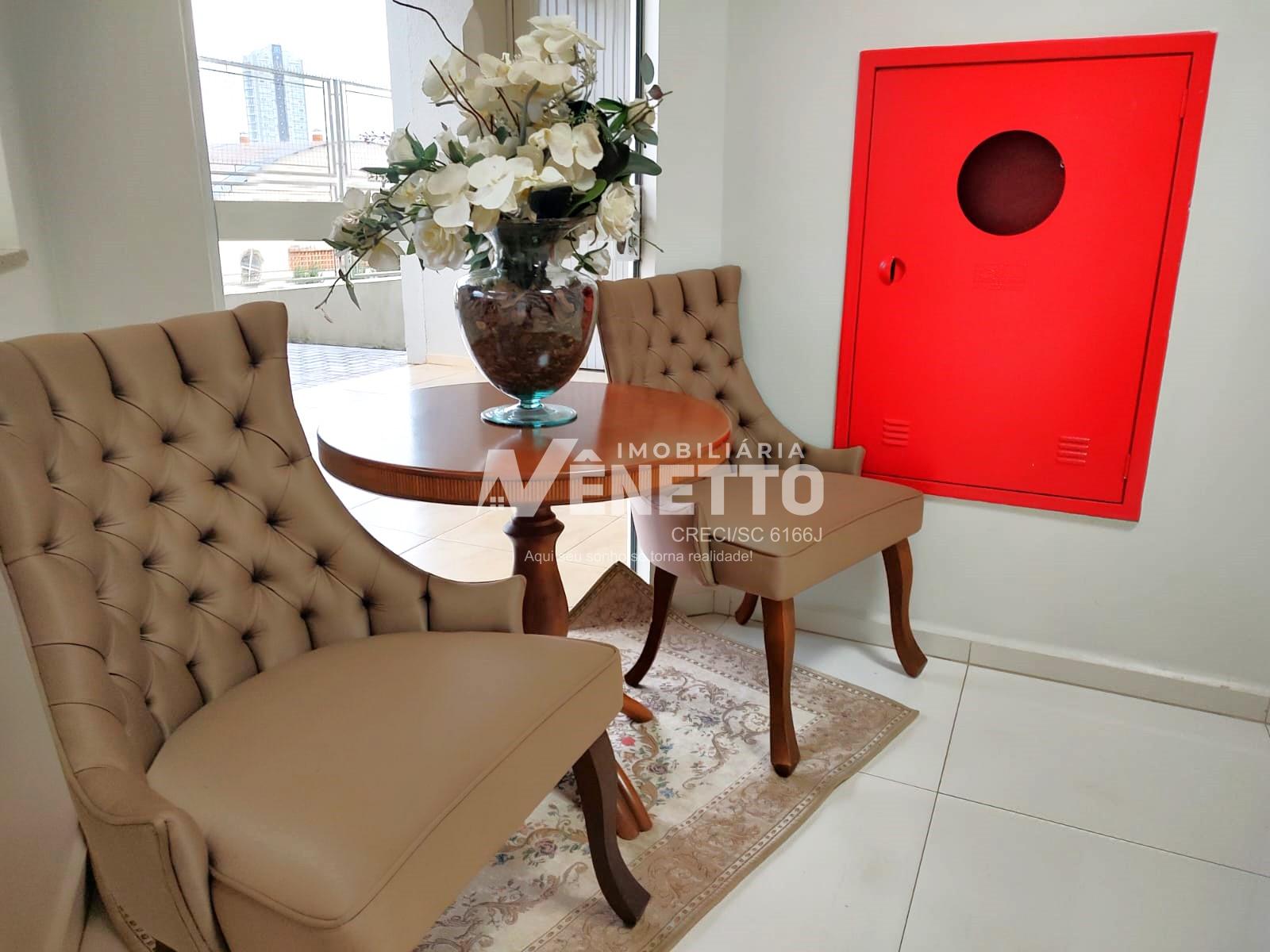 Apartamento no centro com Elevador e Suíte