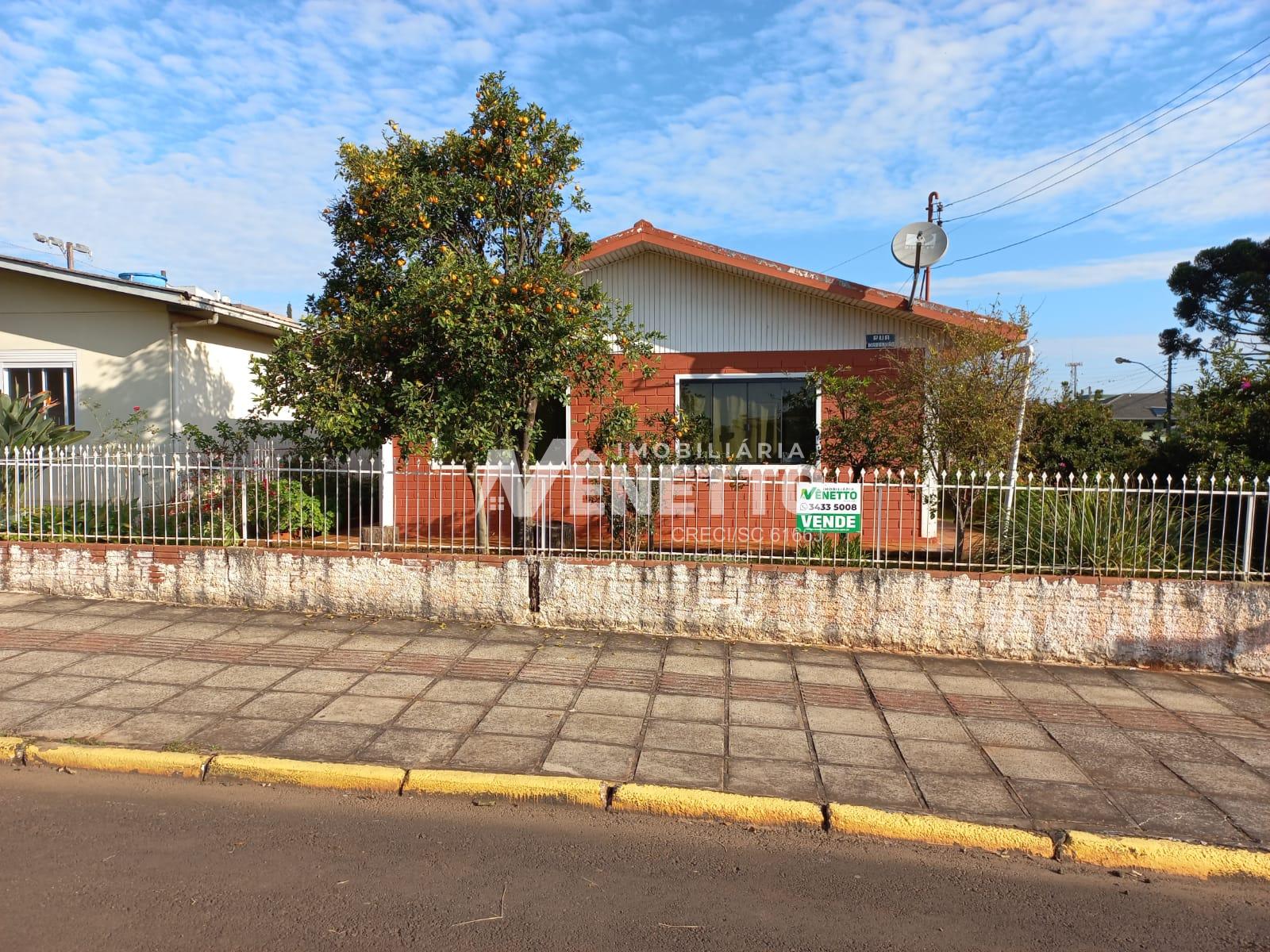 Casa com 3 dormitórios para venda no bairro Colatto em Xanxerê