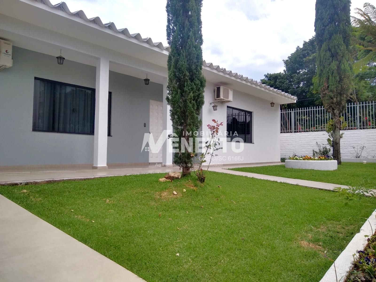 Casa localizada em um dos bairros mais nobres de Xanxerê