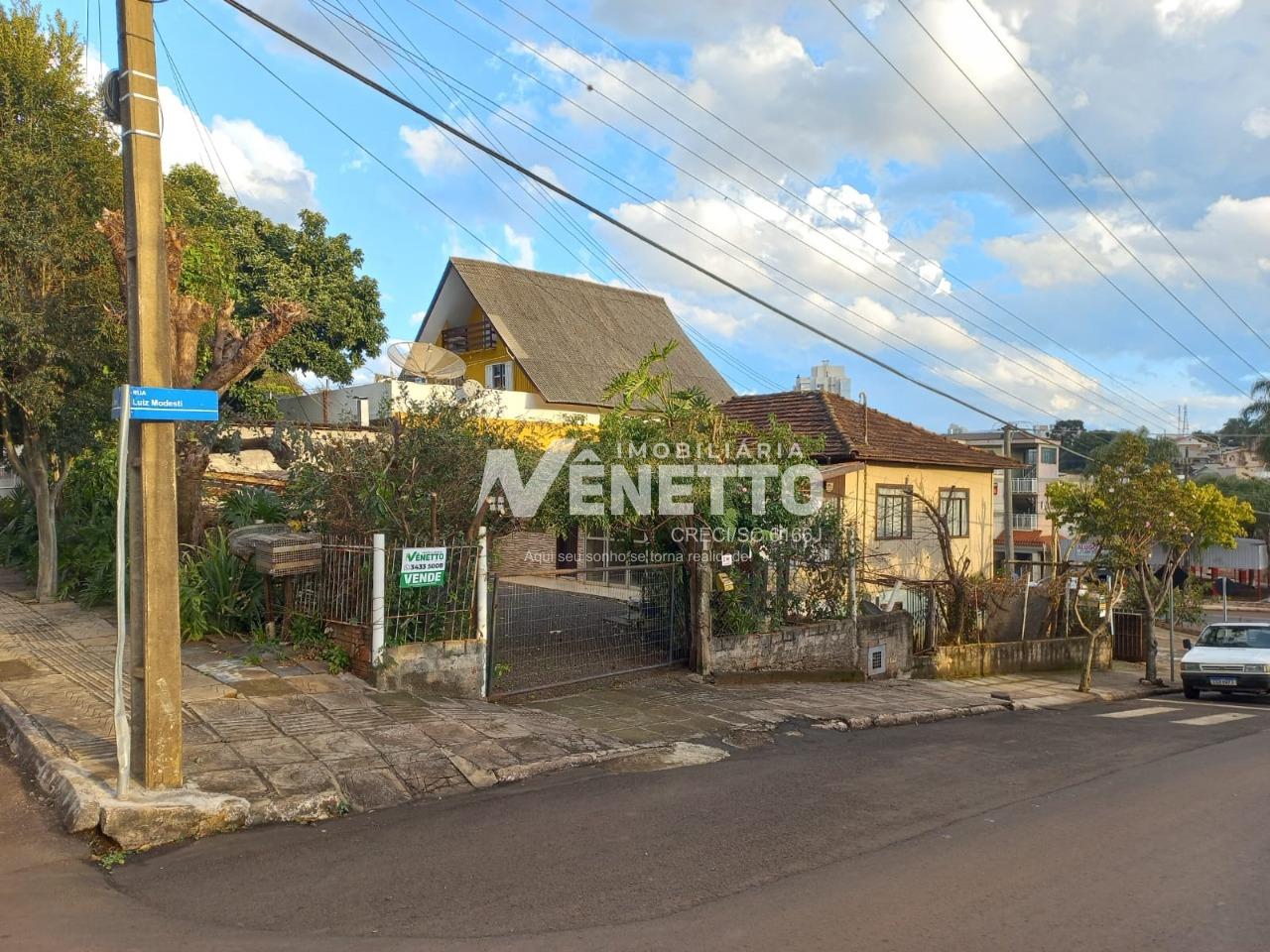 Casa de esquina para venda no bairro Primo Tacca com 3 dormitórios