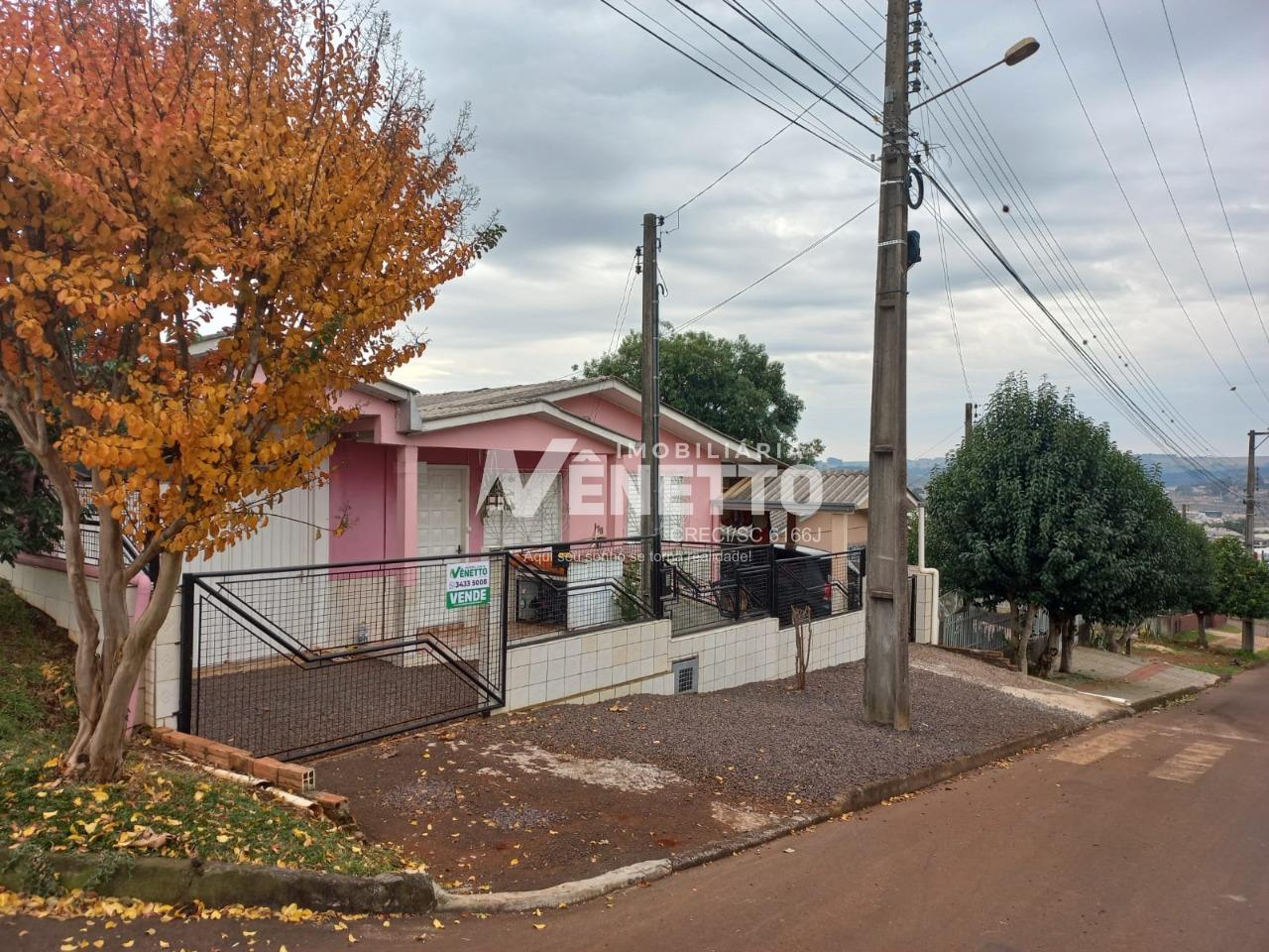 Casa de esquina com 4 dormitórios à venda no bairro Tacca