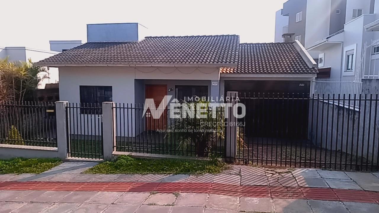 Casa a venda no bairro Primo Tacca em Xanxerê próximo ao centro