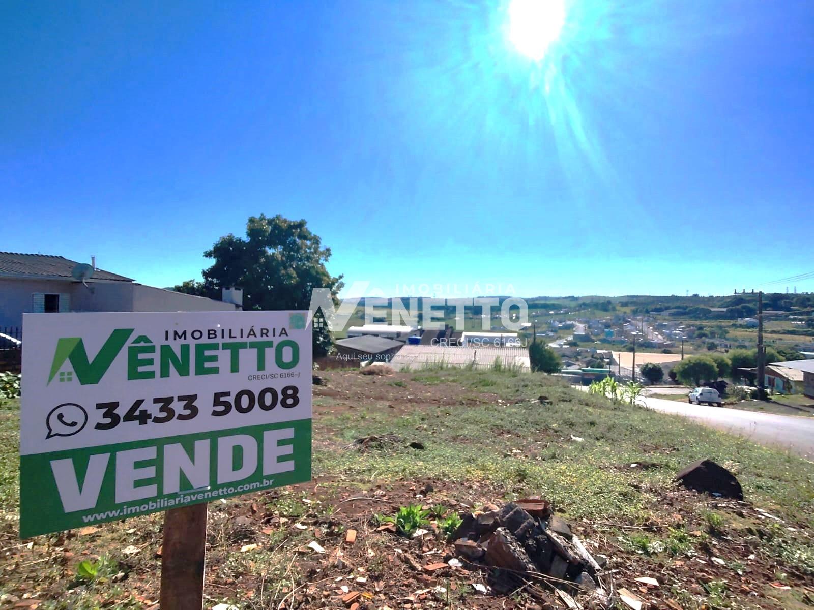 Terreno de esquina à venda em local alto com vista para o nascer do sol