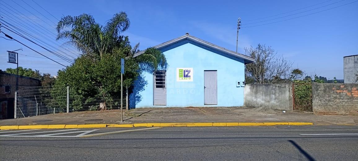 TERRENO DE ESQUINA - BEM LOCALIZADO -  RUA BRASILIA