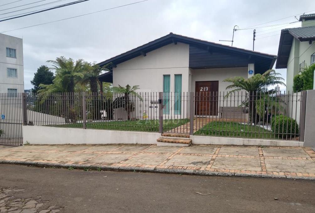 LINDA CASA A VENDA COM PISCINA AQUECIDA, BAIRRO SORGATTO, CACA...