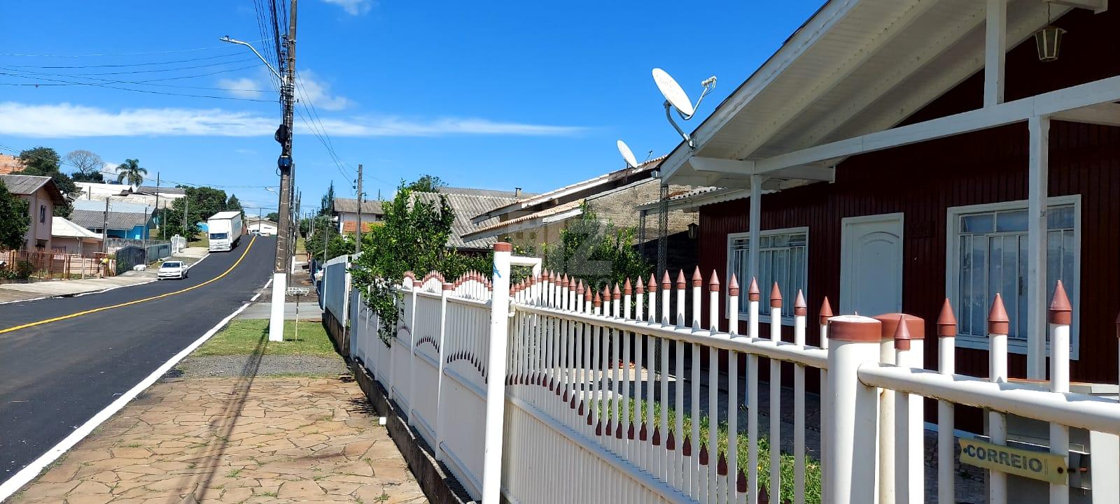 ÓTIMA OPORTUNIDADE DE VENDA, CASA DE MADEIRA NOBRE, COM LOTE P...