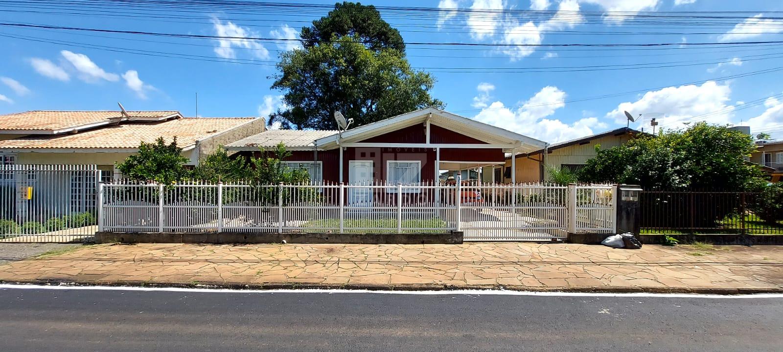 ÓTIMA OPORTUNIDADE DE VENDA, CASA DE MADEIRA NOBRE, COM LOTE P...