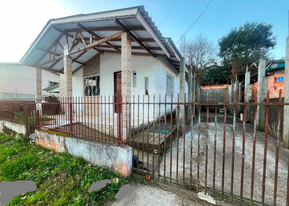 Casa em alvenaria com 70m , com 2 dormitórios, no Bairro Martello