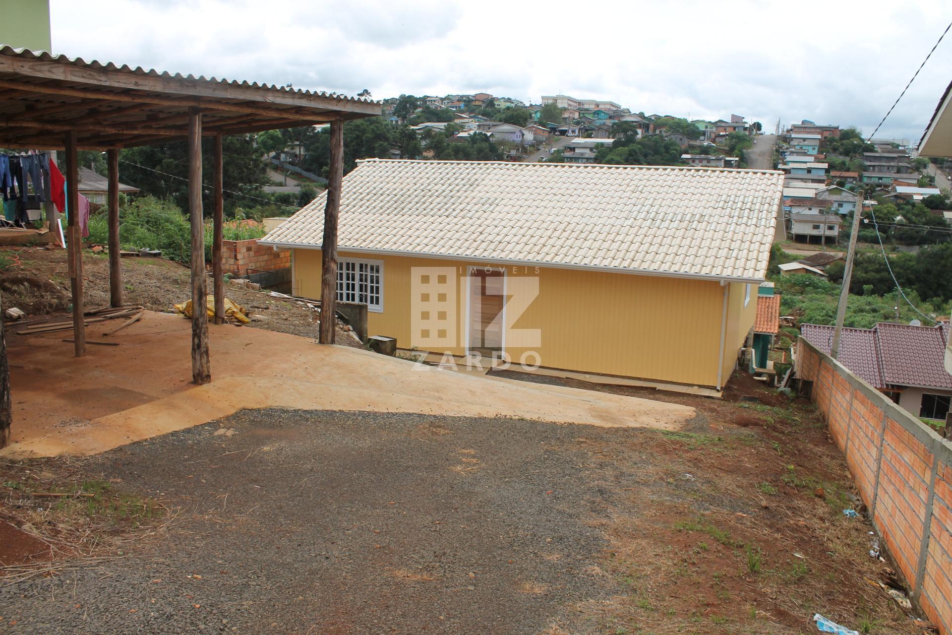 Casa mista à Venda - bem localiza - Bairro  Martello - Caçador...