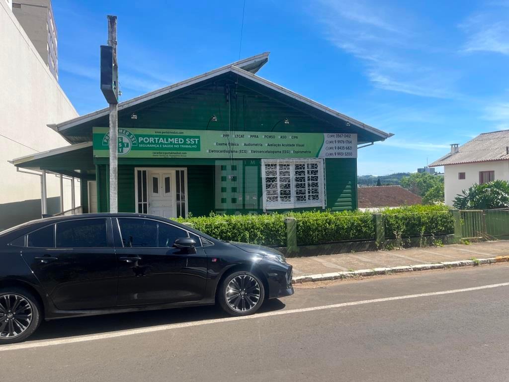 CASA COMERCIAL AMPLA PARA LOCAÇÃO, NO CENTRO, CONTENDO 03 QUAR...