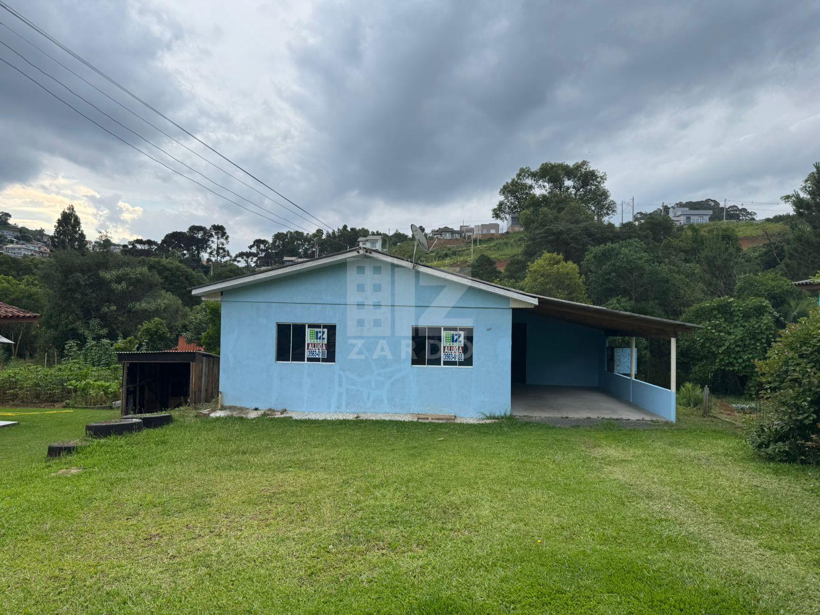 CASA PARA LOCAÇÃO NO BAIRRO DOS MUNICÍPIOS COM TRÊS QUARTOS