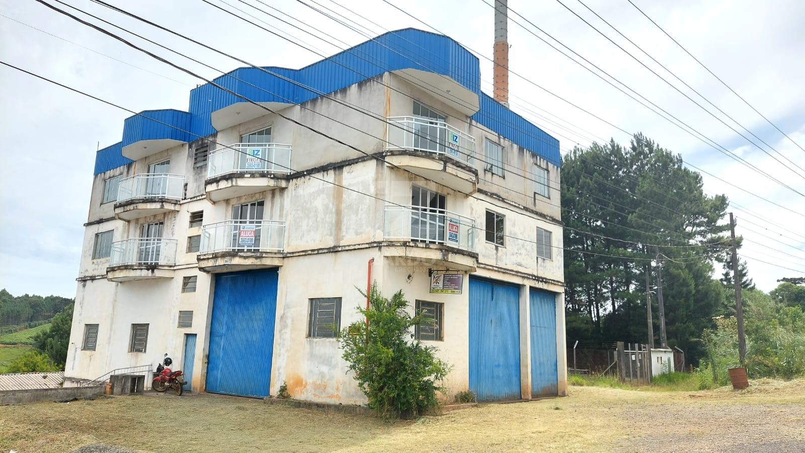 ESPAÇOSO APARTAMENTO, COM 03 QUARTOS, NO BAIRRO FIGUEROA    