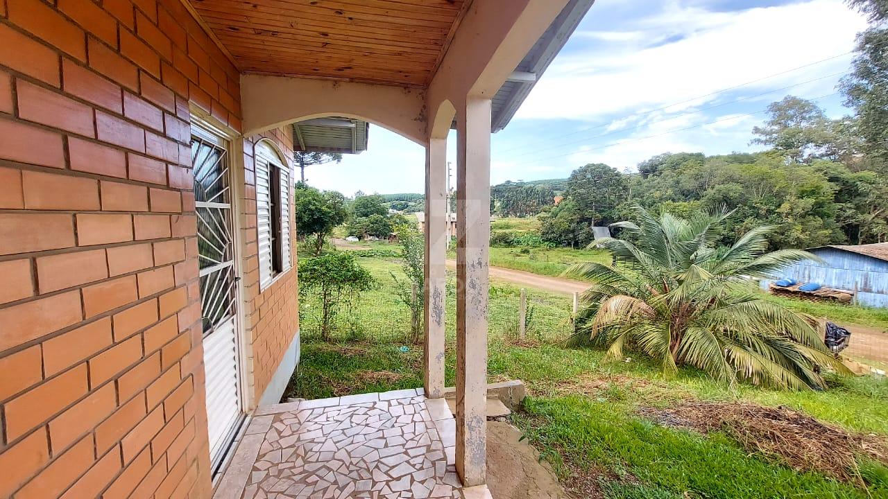 ALUGA-SE CASA ACONCHEGANTE E ESPAÇOSA, BAIRRO CHAMPAGNAT    