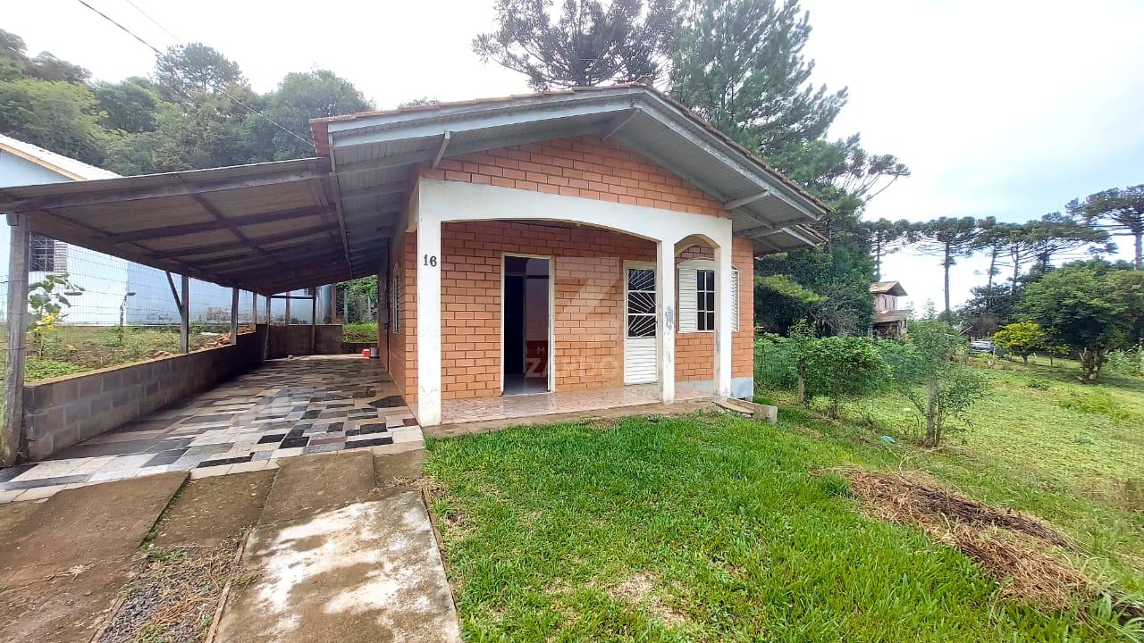 ALUGA-SE CASA ACONCHEGANTE E ESPAÇOSA, BAIRRO CHAMPAGNAT    