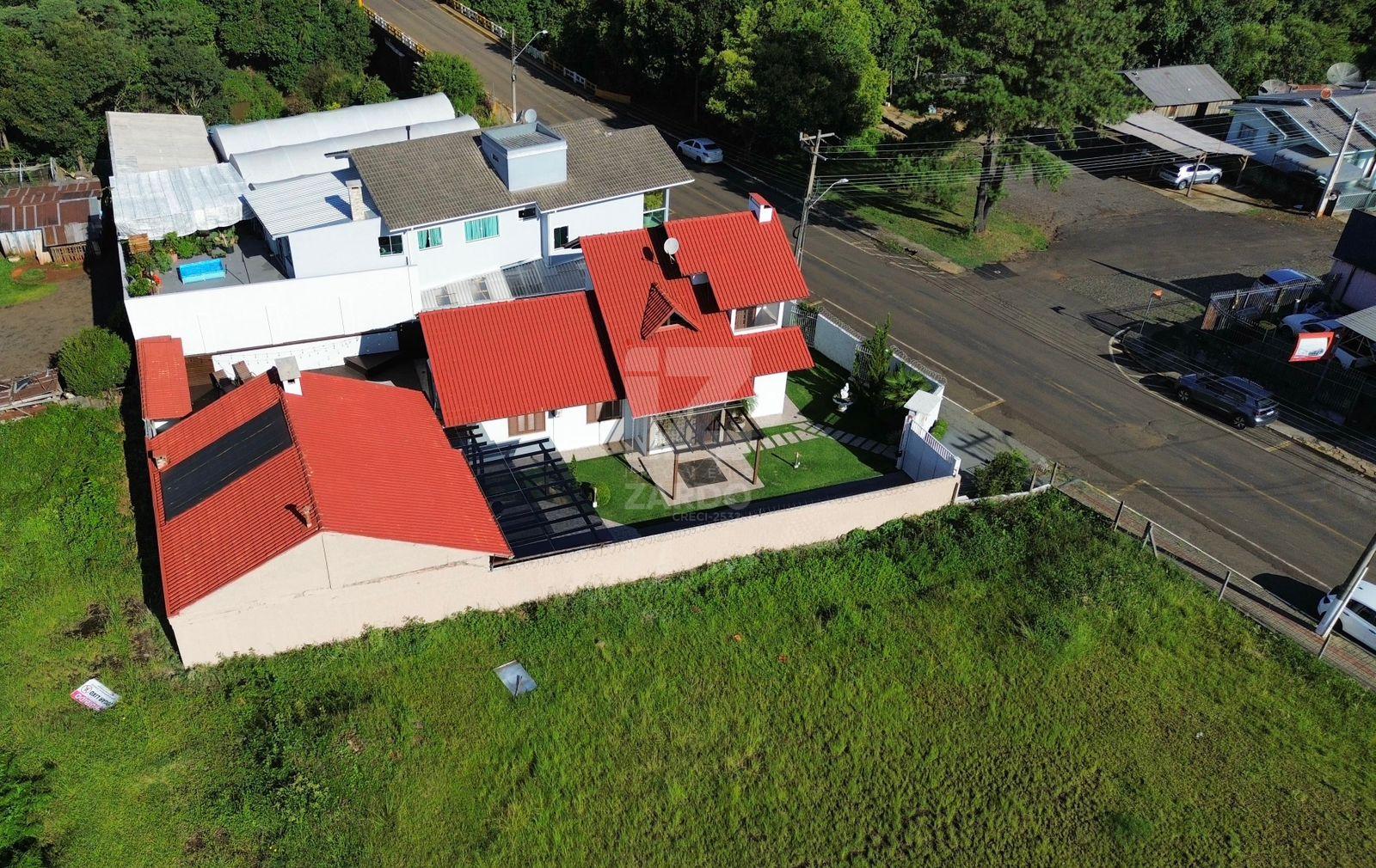 CASA À VENDA - 265M  ÁREA CONSTRUÍDA -  CENTRO -  CACADOR - SC