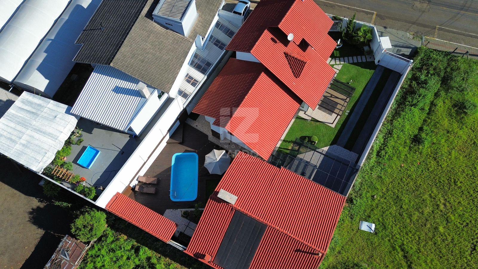 CASA À VENDA - 265M  ÁREA CONSTRUÍDA -  CENTRO -  CACADOR - SC