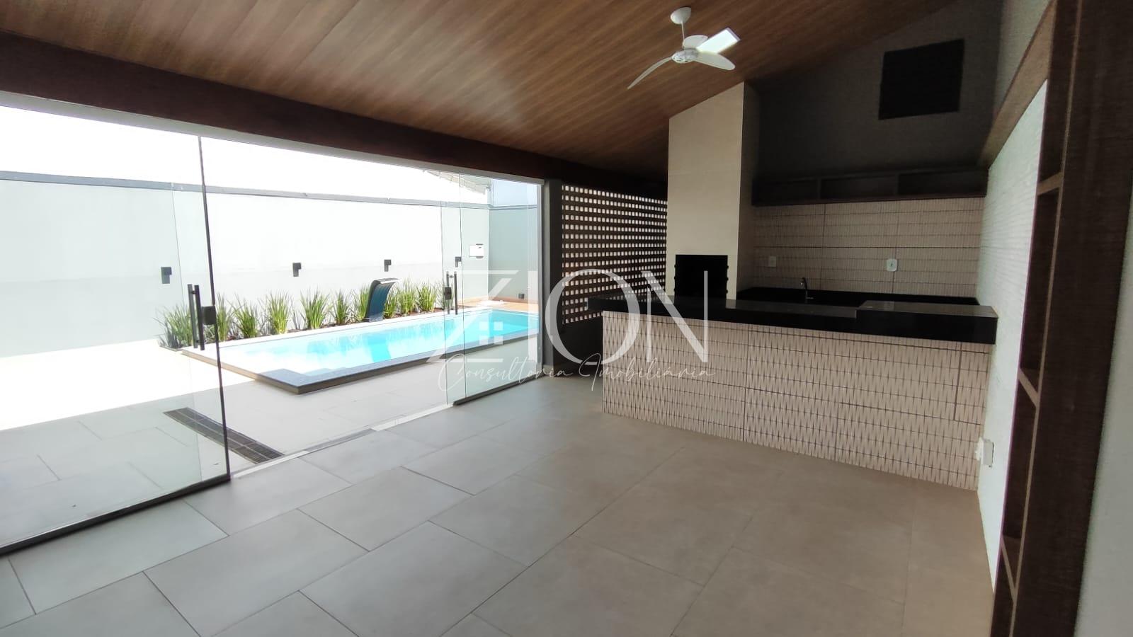 Casa com 3 quartos sendo 1 su?te, area gourmet com piscina 750...